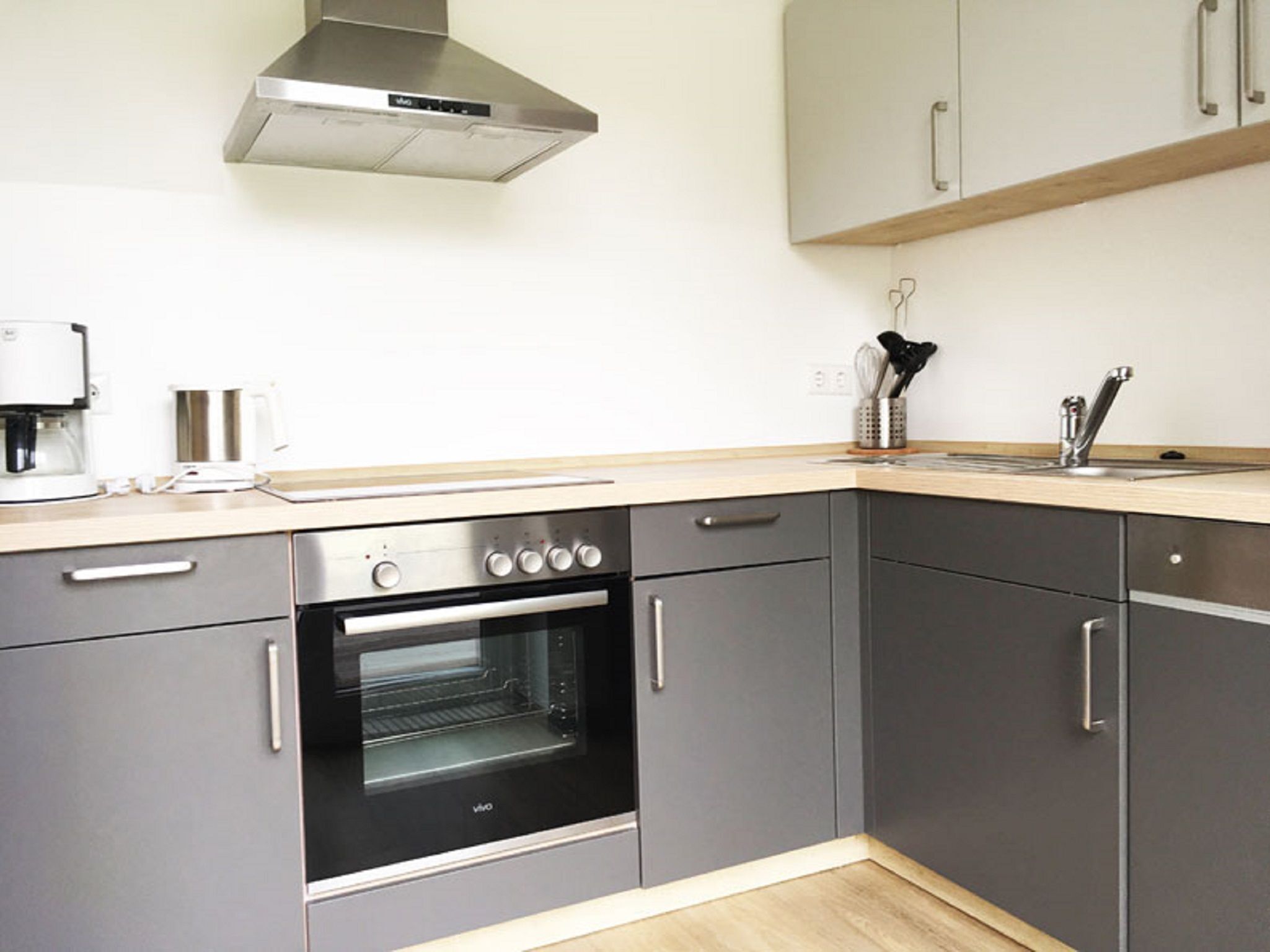 Kühlschrank, Mikrowelle, Ofen, Geschirrspüler