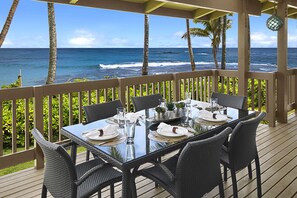 Outdoor dining - Hale Kahakai, Beautiful Haena Beachfront home! (Haena)