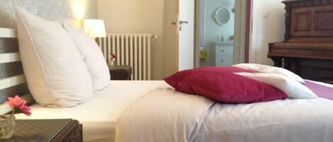 3 chambres, fer et planche Ă repasser, Wi-Fi, literie fournie