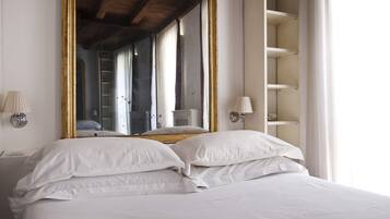 Apartment (1 Bedroom) | 1 bedroom, laptop workspace, iron/ironing board, cribs/infant beds