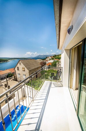 Property grounds - Villa Kala (Povlja)