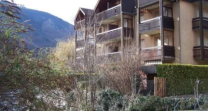 Luchon - 1BR Apartment with Balcony, Pets Allowed, Parking