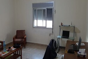 Interior - Monatop  Studio Furn El Chebbek (Forn El Chebbak)