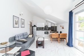 Lägenhet (One Bedroom Apartment with Garden Vie) | Vardagsrum | Platt-tv