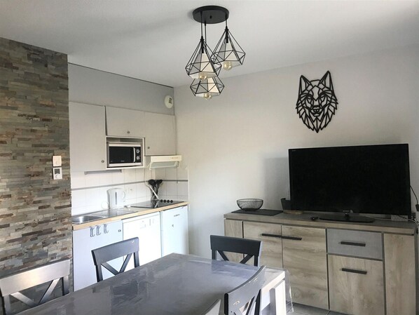 Fridge, microwave, dishwasher