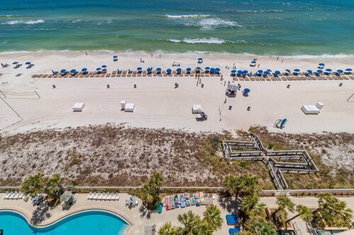 1403 Aqua 2 Gulf Front King Bedrooms. 4BR, Beach Chairs Included!