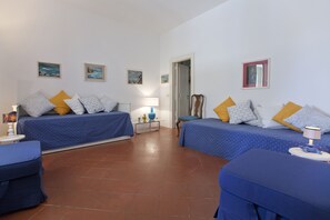 5 chambres, fer et planche à repasser, Wi-Fi, literie fournie