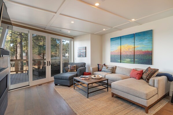 Smart TV - Stunning Unobstructed Tahoe Views, Close to Northstar, Steps to Shops, Restaurants! (Kings Beach)