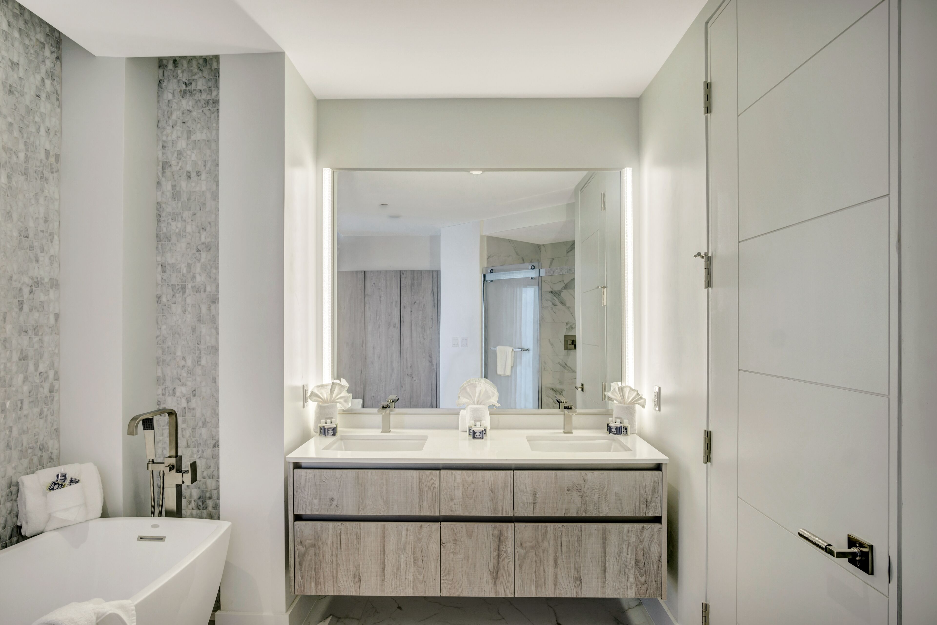 presidential suite, 2 bedrooms | bathroom | shower, rainfall showerhead, free toiletries, hair dryer