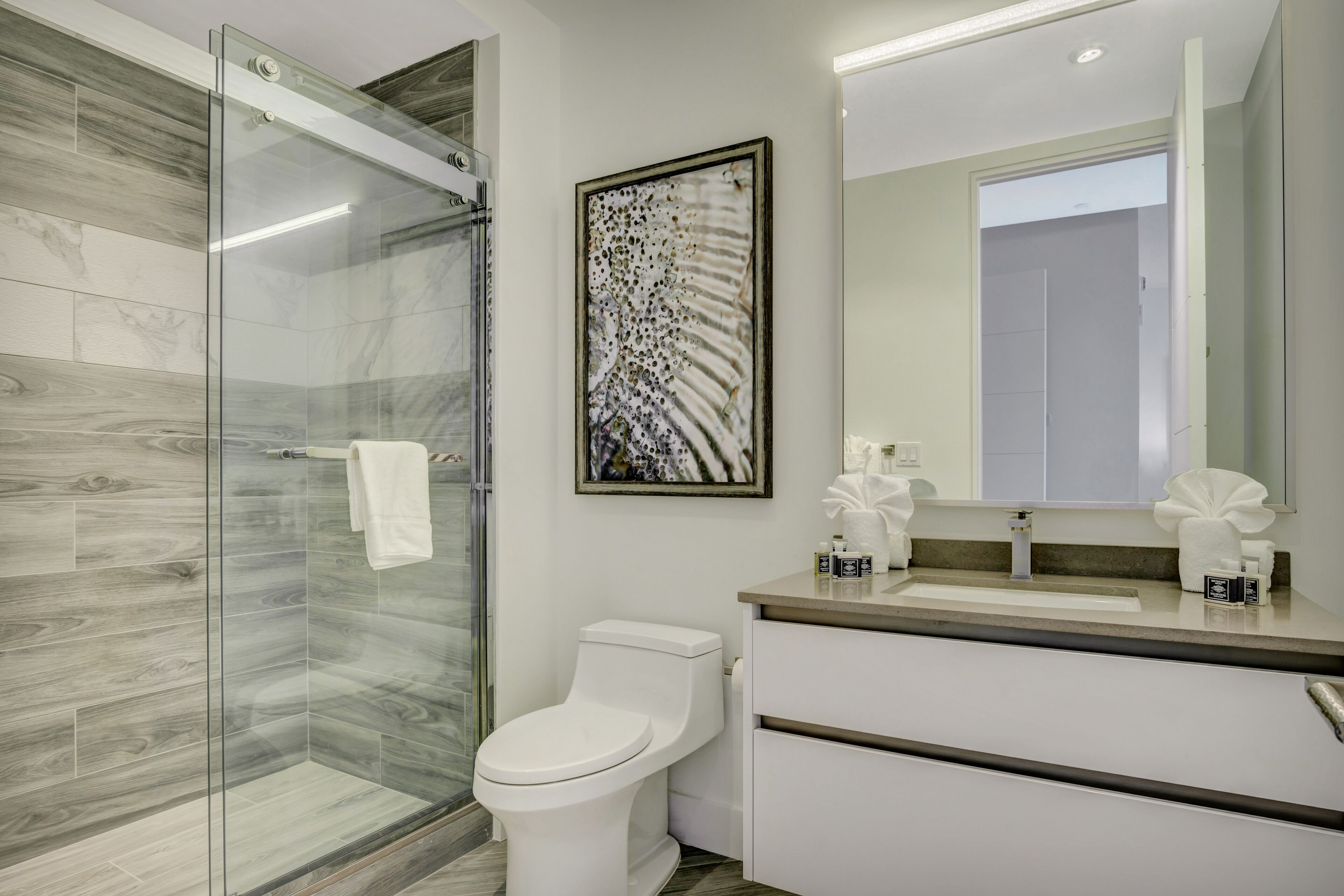 presidential suite, 2 bedrooms | bathroom | shower, rainfall showerhead, free toiletries, hair dryer