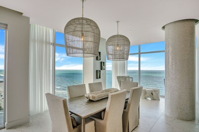 Daytona Grande Oceanfront Resort
