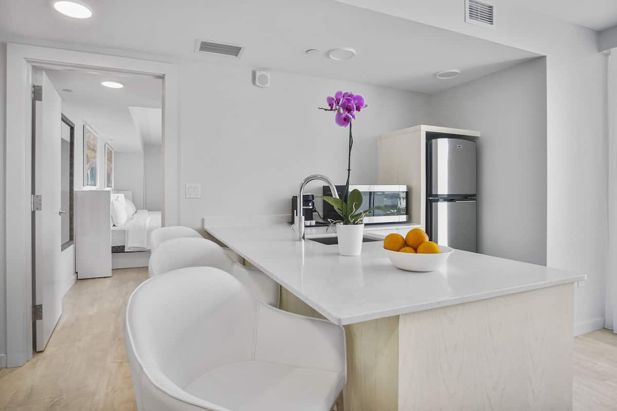 premium suite, 2 bedrooms with river view | private kitchenette | mini-fridge, microwave, coffee/tea maker