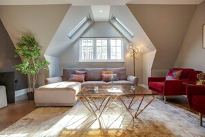 Apartamento | Sala de estar | TV 30 polegadas com canais digitais