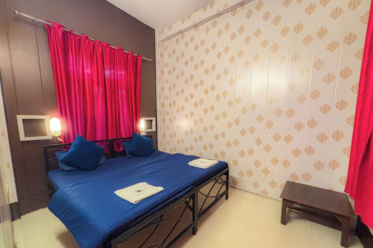 Basic Double Room | Langsir/tirai gelap terus, Wi-fi percuma, cadar katil