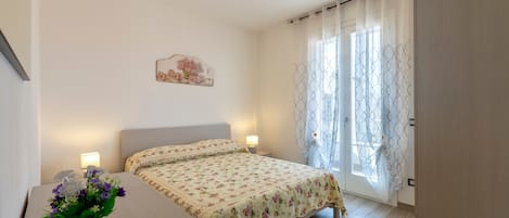 1 chambre, fer et planche Ă repasser, literie fournie