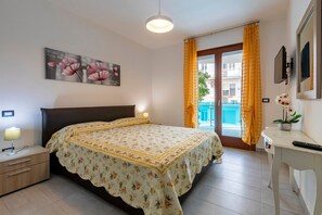 2 habitaciones, tabla de planchar con plancha y ropa de cama 