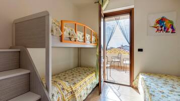 2 Schlafzimmer, Bügeleisen/Bügelbrett, Bettwäsche