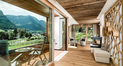 Luxurious Paruda Mountainchalet with Mountain View, Wi-Fi