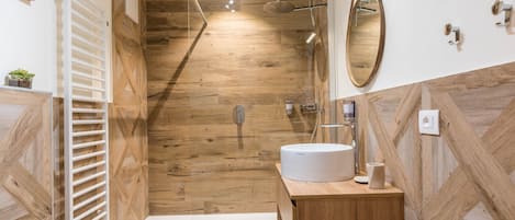 Shower, free toiletries, hair dryer, towels