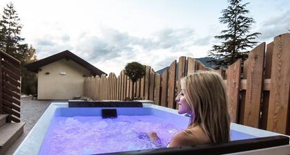 Lovely Apartment “Wellness Lodge Diletta” with Lake View, Balcony, Whirlpool & Sauna