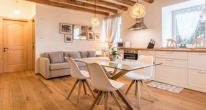 Apartment “Wellness Lodge Edoardo” with Lake and Mountain View, Whirlpool & Sauna