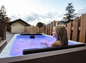 Terrace/patio - Apartment “Wellness Lodge Edoardo” with Lake and Mountain View, Whirlpool & Sauna (santa Giuliana)