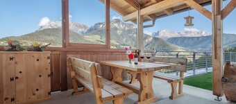 Schlern – Authentic Farm Stay with Animals, Sauna & Mountain Views