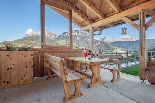 Apartment "Rosengarten - Heigler Hof" with Mountain View, Wi-Fi, Balcony, Sauna & Terrace
