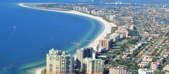 Stay at the Best Condo in the Complex, 5 floor with privacy and best water view!