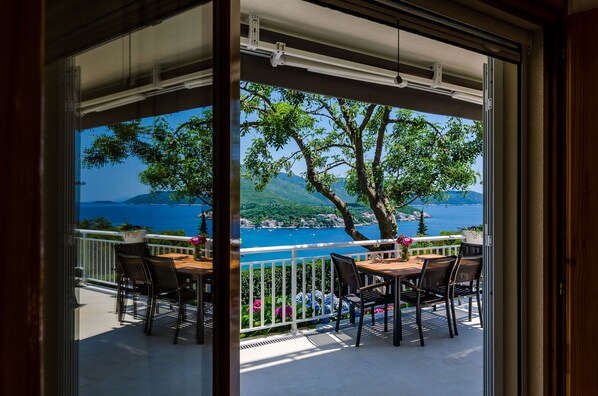 Apartment (One Bedroom Apartment with Terrace an) | Terrasse/Patio