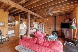 House, 3 Bedrooms | Living area