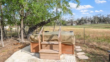 Kabin, 1 kamar tidur | Bathtub spa outdoor