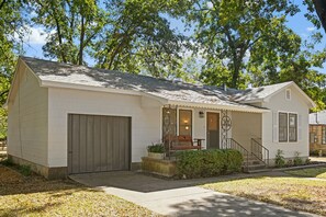 Nhà, 2 phòng ngủ | Ngoại thất