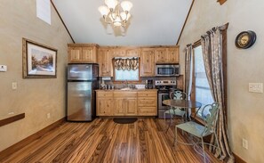 Cabin, 1 Bedroom | Private kitchen