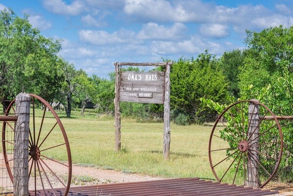 House, 2 Bedrooms | Property grounds - Oma's Haus 2 Bedroom Home by RedAwning (Fredericksburg)