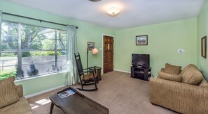 House, 2 Bedrooms | Living room - Oma's Haus 2 Bedroom Home by RedAwning (Fredericksburg)