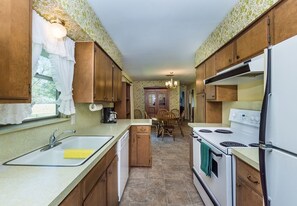 House, 2 Bedrooms | Private kitchen - Oma's Haus 2 Bedroom Home by RedAwning (Fredericksburg)