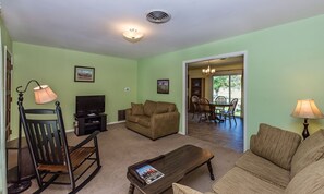 House, 2 Bedrooms | Living room - Oma's Haus 2 Bedroom Home by RedAwning (Fredericksburg)