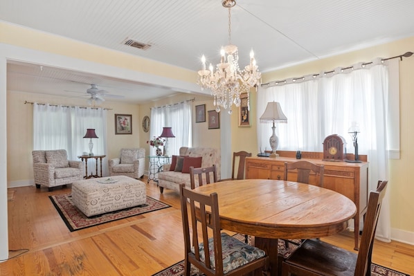 House, 2 Bedrooms | Dining