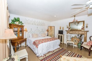 Cottage, 1 Bedroom | 1 bedroom, iron/ironing board, free WiFi - Binky's Summer Afternoon Studio Bedroom Cottage by RedAwning (Fredericksburg)