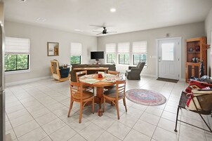 House, 2 Bedrooms | Dining