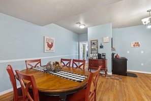House, 2 Bedrooms | Dining