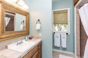 Casa, 2 camere da letto | Bagno | Asciugamani, shampoo