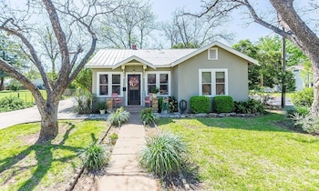 Beverly Haus Aka Dippel Haus 2 Bedroom Home by RedAwning