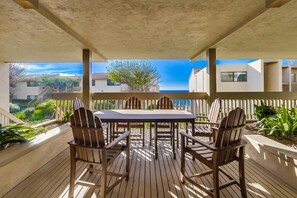 Condo, 2 Bedrooms | Outdoor dining