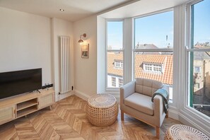 TV - Host & Stay | Abbey Hus (Whitby)
