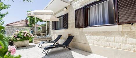 Casa (Three Bedroom Home with Terrace) | Fachada