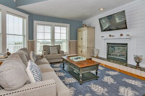 TV - Bald Head Island Home with Spectacular Ocean and Marsh Views (Bald Head Island)