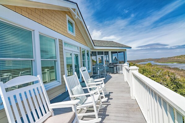 Terrace/patio - Bald Head Island Home with Spectacular Ocean and Marsh Views (Bald Head Island)