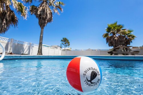 Immaculate 3BR/2 BA 2400+ Square Foot House w/Private Pool - No Detail Missed